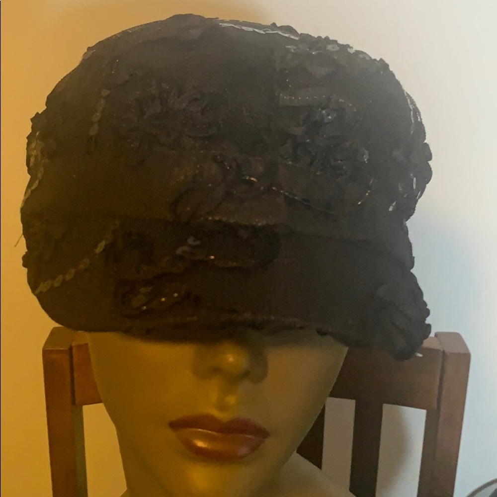Sequins and flower embroidered cap